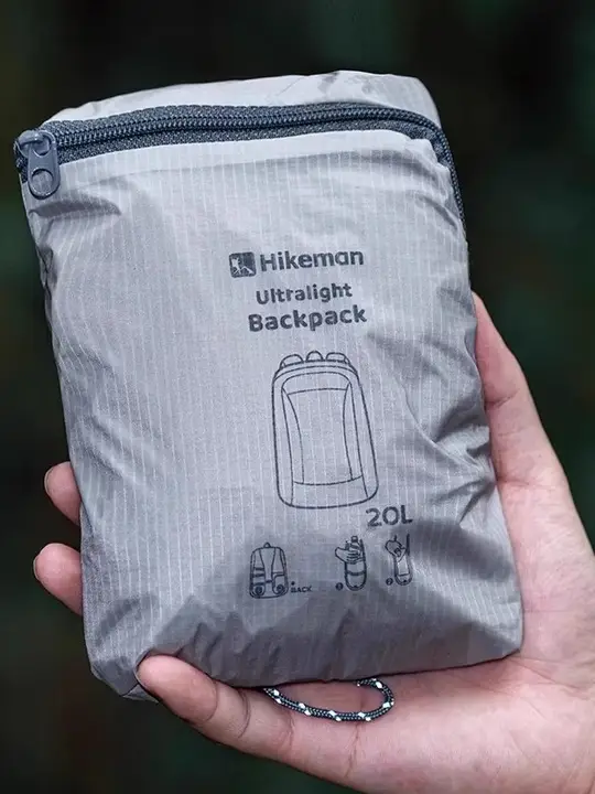 超軽量折りたたみ式防水バックパック【登山・アウトドア用・ hydrationパック対応】