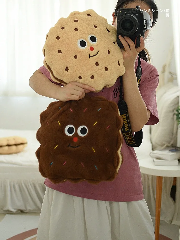 クッキー型抱き枕：丸いクッションとしての実用性と空間適応性
