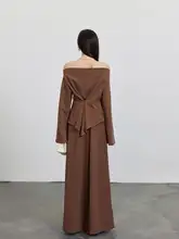 ブリックレッドのオフショルダー傘型スカート【ゆったりしたシルエット・おしゃれなデザイン】（セットアップ対応）