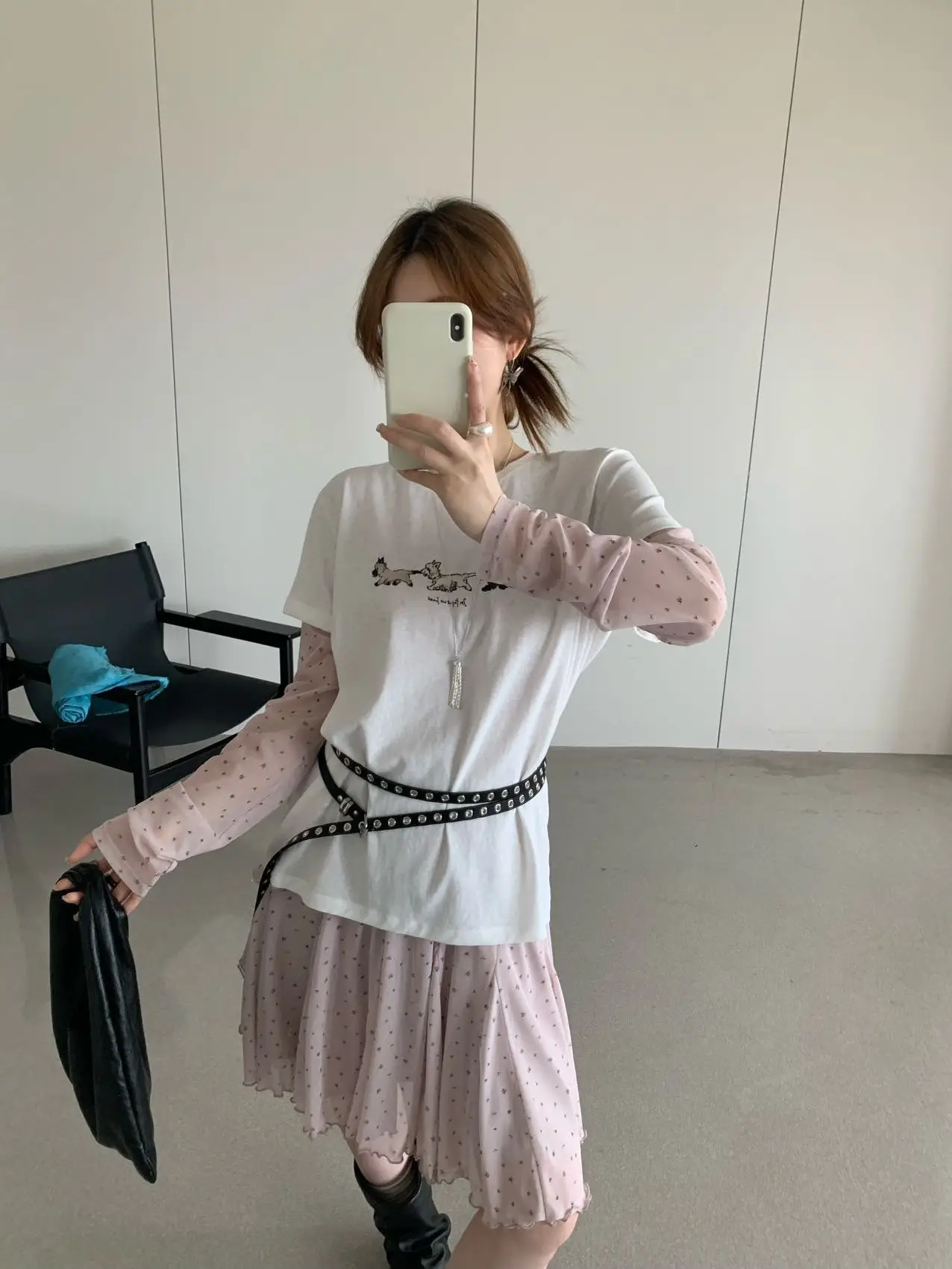 アイスクリーム小犬プリントTシャツ：夏用レディースの通勤風デザインと機能性