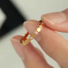 蜂の巣デザインのリング【ローズゴールド・ビジュー・重ね付け対応】