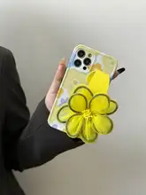 春らしい花柄のスマホケース用ストラップ【黄色・フラワーデザイン・iPhone対応】