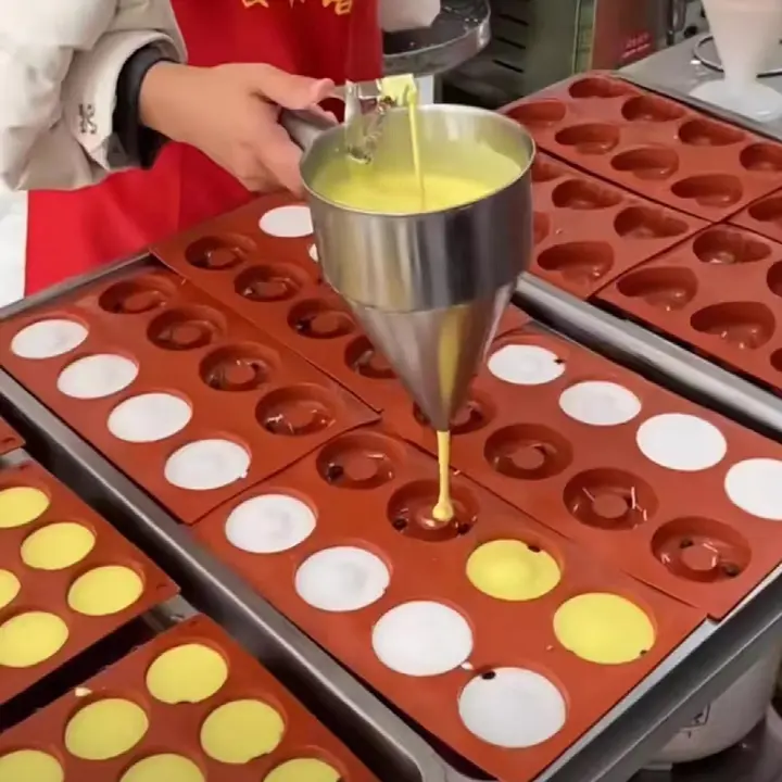 シリコン製ミニドーナツ型【大小2種・カジュアルベーカリー用品】