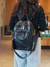レトロデザインの牛革風リュック【女性用・カジュアル・2way・旅行用】（セットアップ対応）