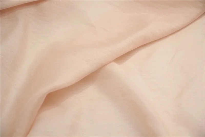 40代のレディース服で悩むなら、どんな風に着るか？蜜糖ピンクの透け感シャツチュニックスカートが解決する