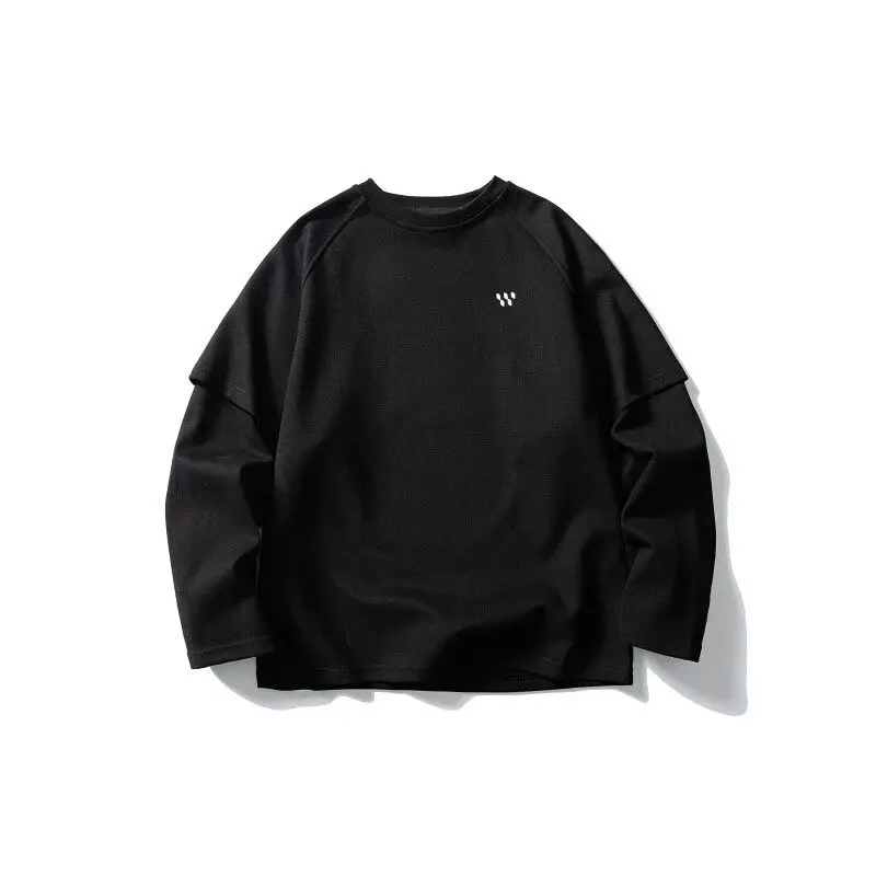長袖Tシャツ重ね着：レトロ風デザインのカジュアルスタイルで春秋冬を快適に
