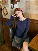 花柄レース付きラウンドネック長袖Tシャツ【グレー・レディース・フィットデザイン・秋用】