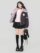 立体的なフラワーデザインの黒いフレアスカート【春用・フリル付き・Aライン】