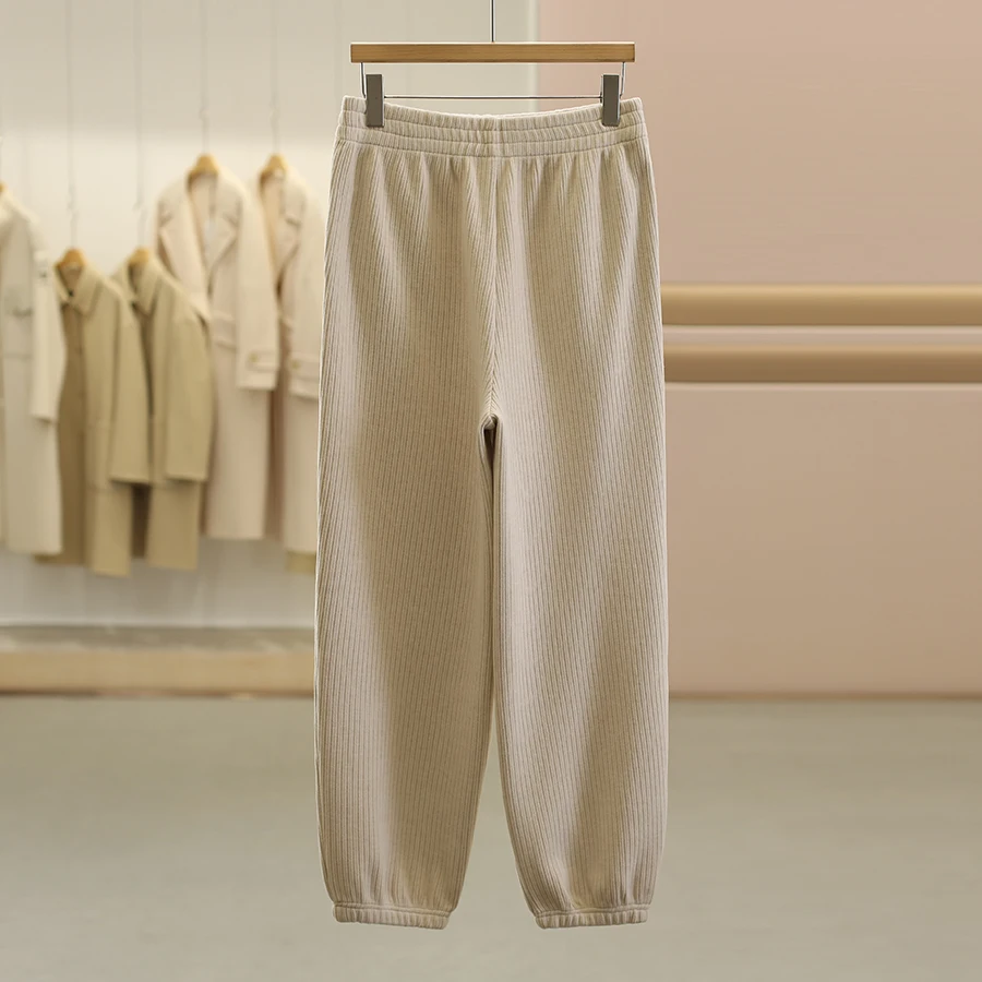 シルエットが綺麗なパンツ レディースはどう選ぶ？通勤からレジャーまで使える「リラクシングパンツ」の本物の使い方