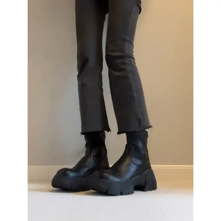 牛革製 厚底ショートブーツ【レトロスタイル・側面ジッパー・高伸縮性】