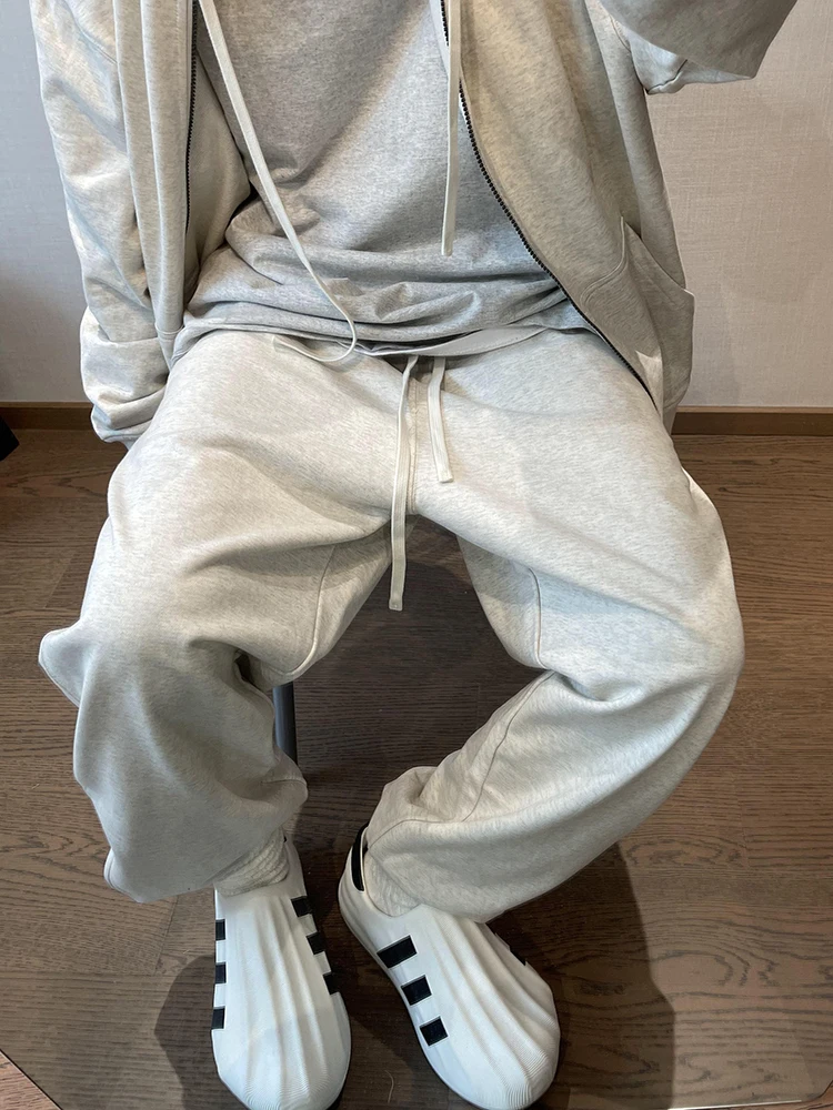 レギンスパンツのコーデで迷うなら、今季の「秋のトレンド」が答えになる？