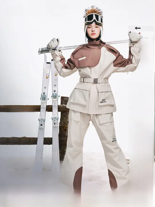 防水保温仕様のウエストシェイプスノースーツ【女性用・スキーウェア・上下セット（セットアップ対応）】