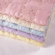 新作キルティングデザインのポーチ【合成繊維・刺繍・スパンコール装飾】