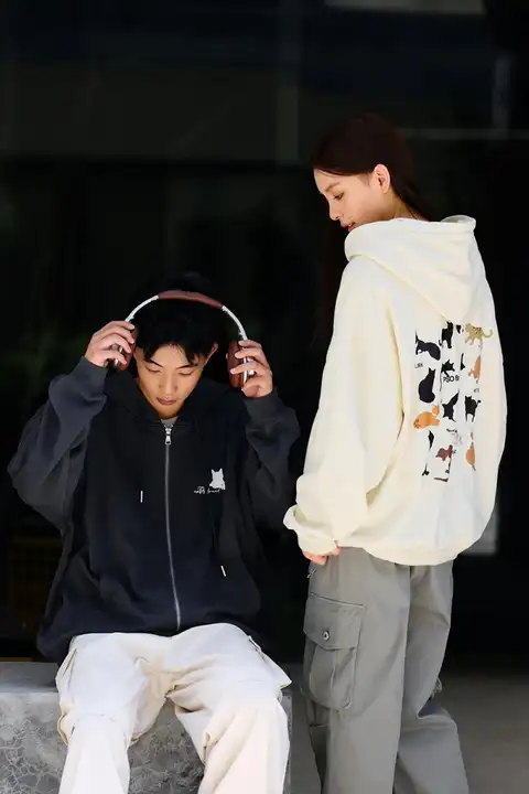 可愛い猫柄デザインのファスナー付きフードパーカー【毛巾素材・ユニセックス】（セットアップ対応）