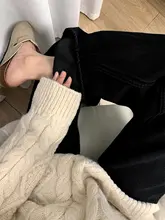 暖かいフリース裏地のハイウエストデニムパンツ【ストレート・ルーズフィット・梨型体型対応】