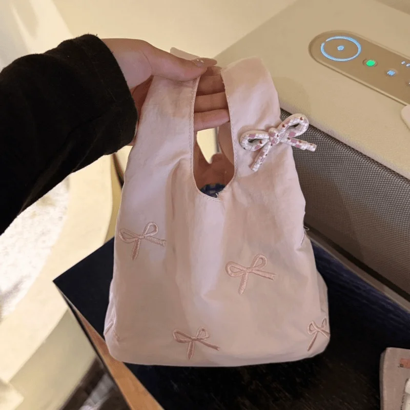 エコバッグ おしゃれ プレゼント どうしていいか？リボン刺繍のハンドバッグが答えになる