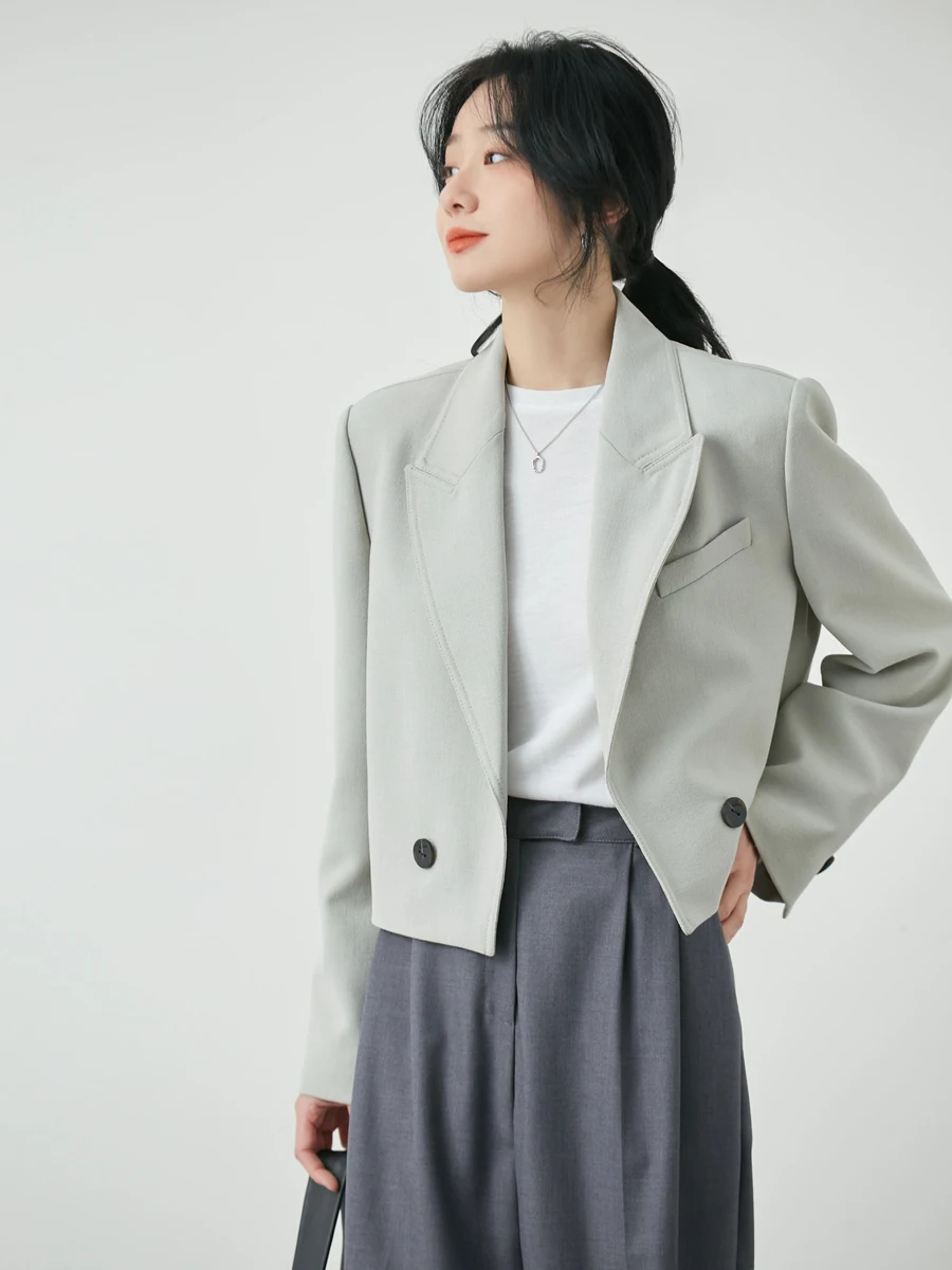 13度の服はどんなもの？通勤風のジャケットで失敗しない選び方とは？
