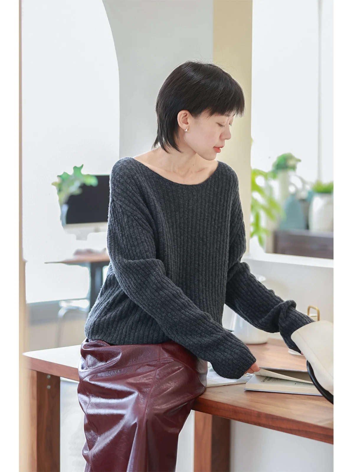 大人可愛い服 50代コーデ | 全羊毛ニットで実現する心の温もりスタイル