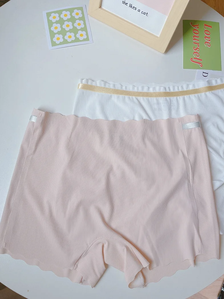 カジュアルな中腰平角パンツ：アイスシルク素材で透け防止の実用性を検証