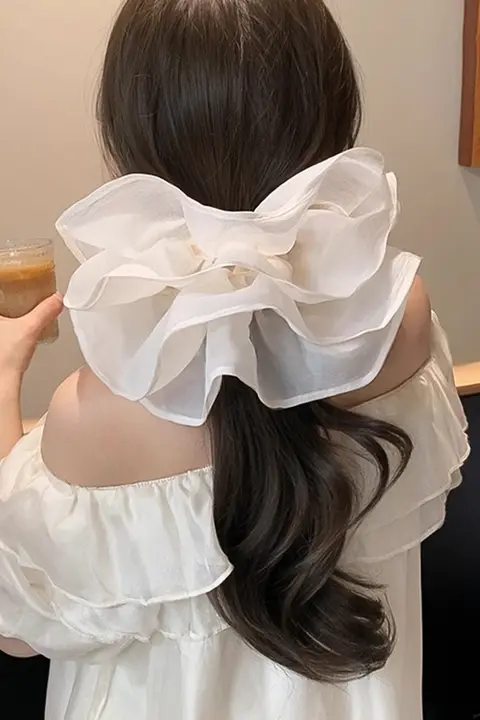 華やかなチュール素材の大きなヘアゴム【頭花・低めポニーテール用・高級感】