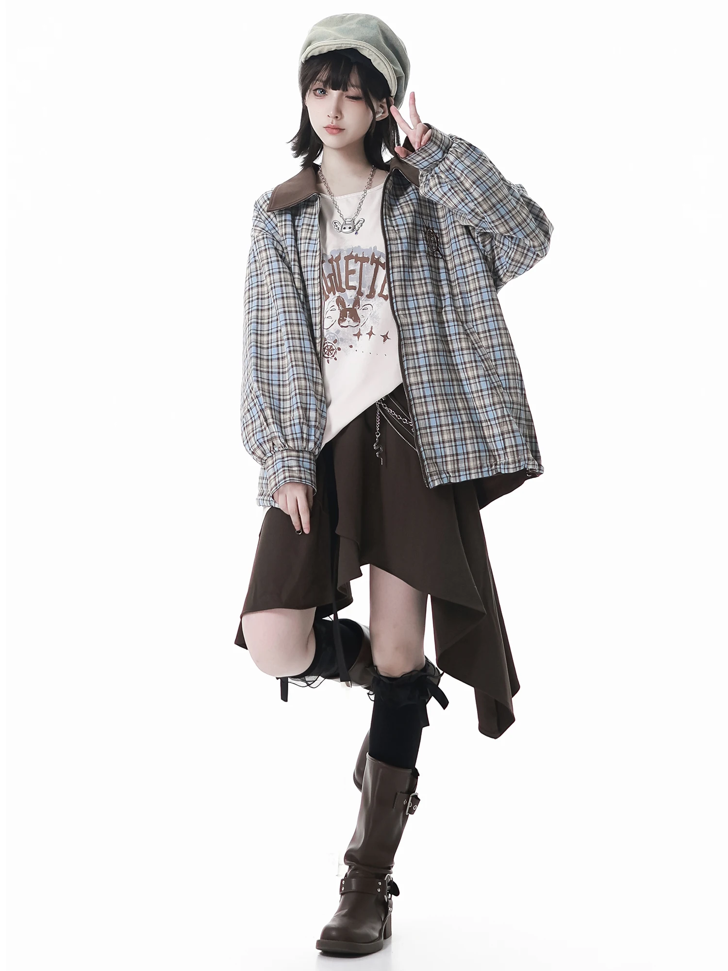 カーキとベージュのリバーシブルジャケットとウールスカートパンツの色合わせはなぜ合わないのか？