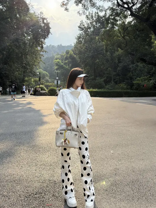 白色抽绳ジャケット【秋季用・ゆったりフィット・カジュアル・女性用】