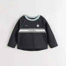 アメリカンスタイルの女児長袖Tシャツ【スポーティ・秋用】