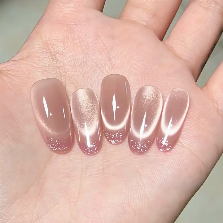 優雅なフレンチスタイルのピンクのキャットアイ爪付け爪【手作り・温柔な印象・美白効果】