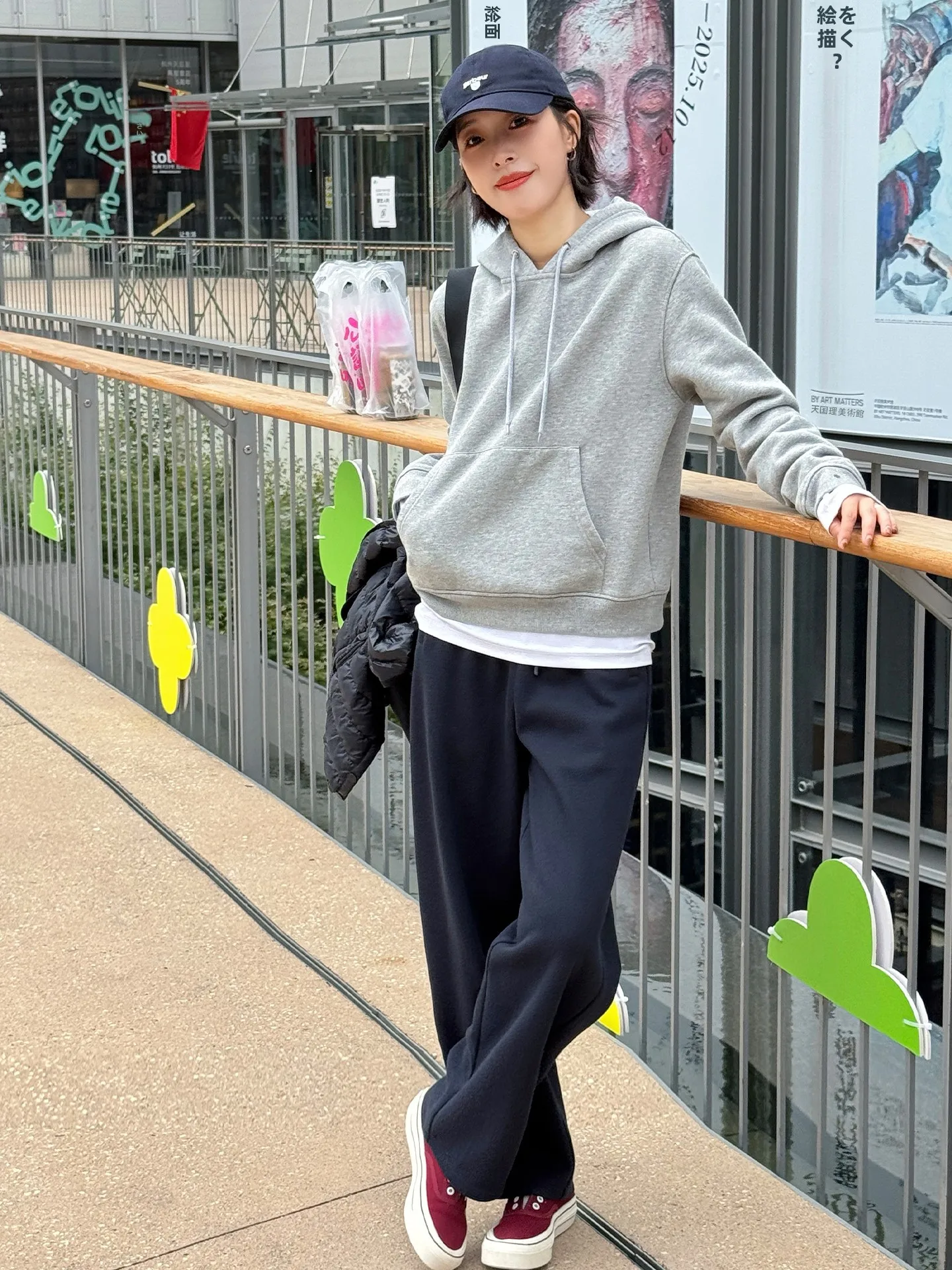 高克重羊毛製ウィメンズパンツ：秋冬に最適な暖かさとゆったり感を実現