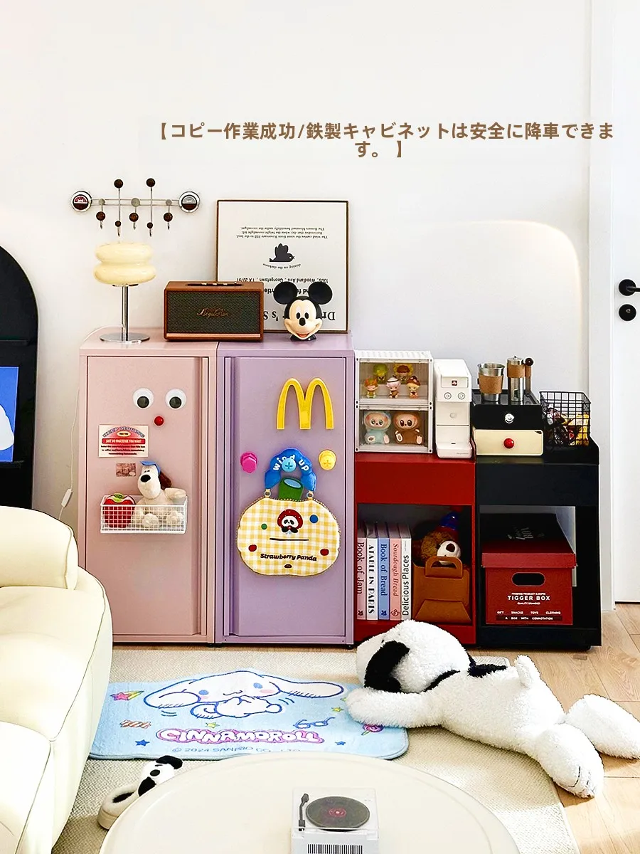 壁に寄り添う小さな幸せ——ニトリカップボードと似た存在が、私たちの暮らしに与える影響とは？