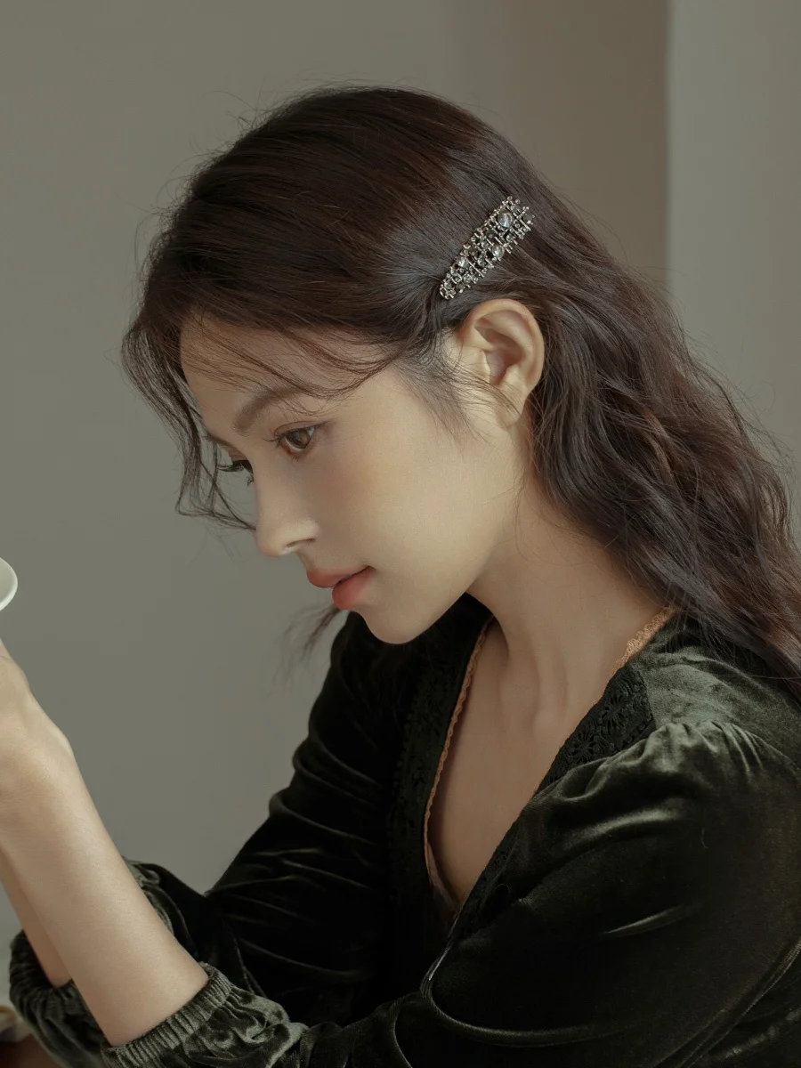 ボブ ヘアアクセサリーの選定基準：復古スタイルのダックビルヘアクリップを実際の使用で検証