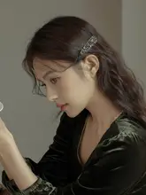 ヘアクリップ ダックビルクリップ ヘアアクセサリー フレンチ風 ヴィンテージ 透かしデザイン 小ぶり 前髪 サイド