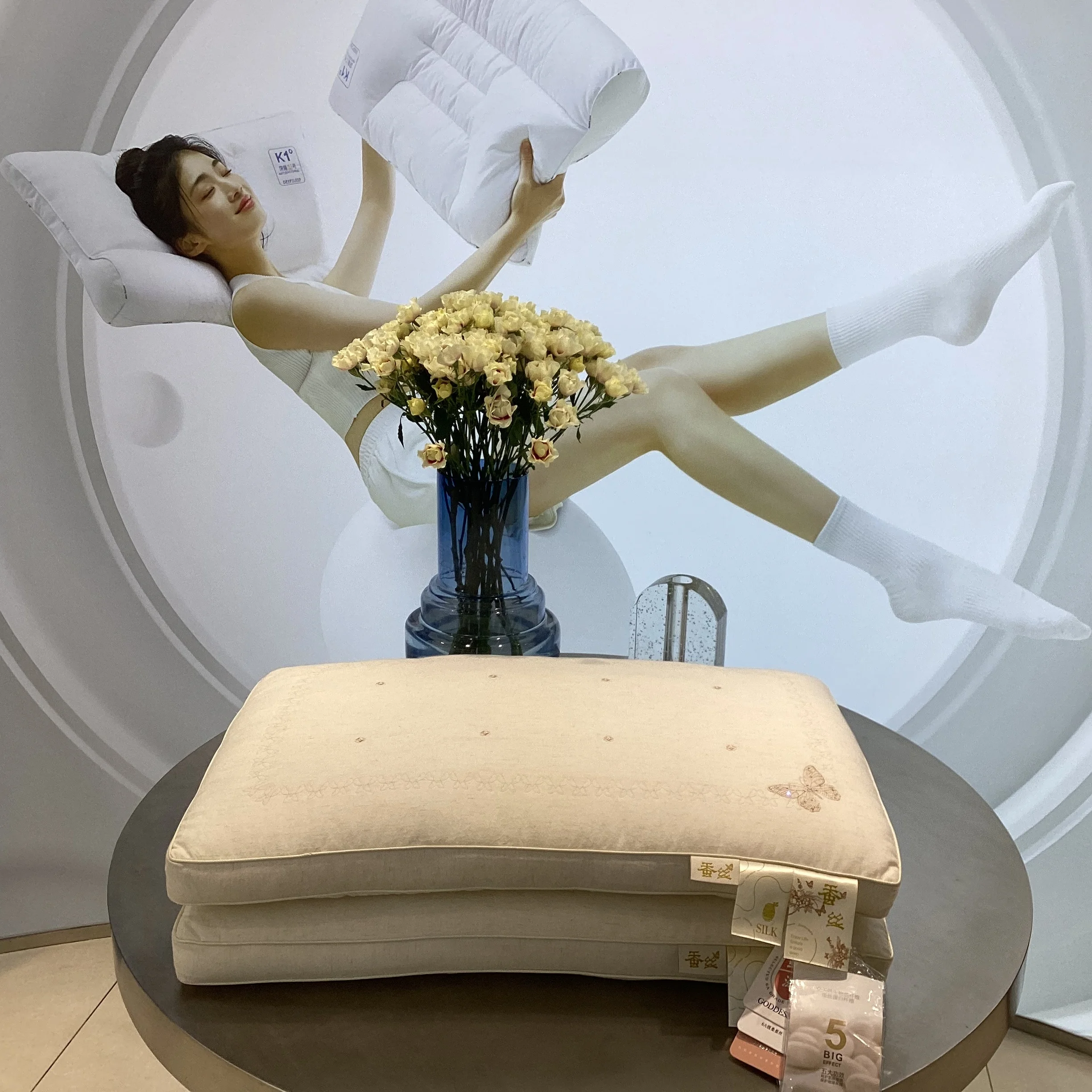 一人でゆっくり過ごすのに最適な「枕」は、本当にその場所に合うものなのか？