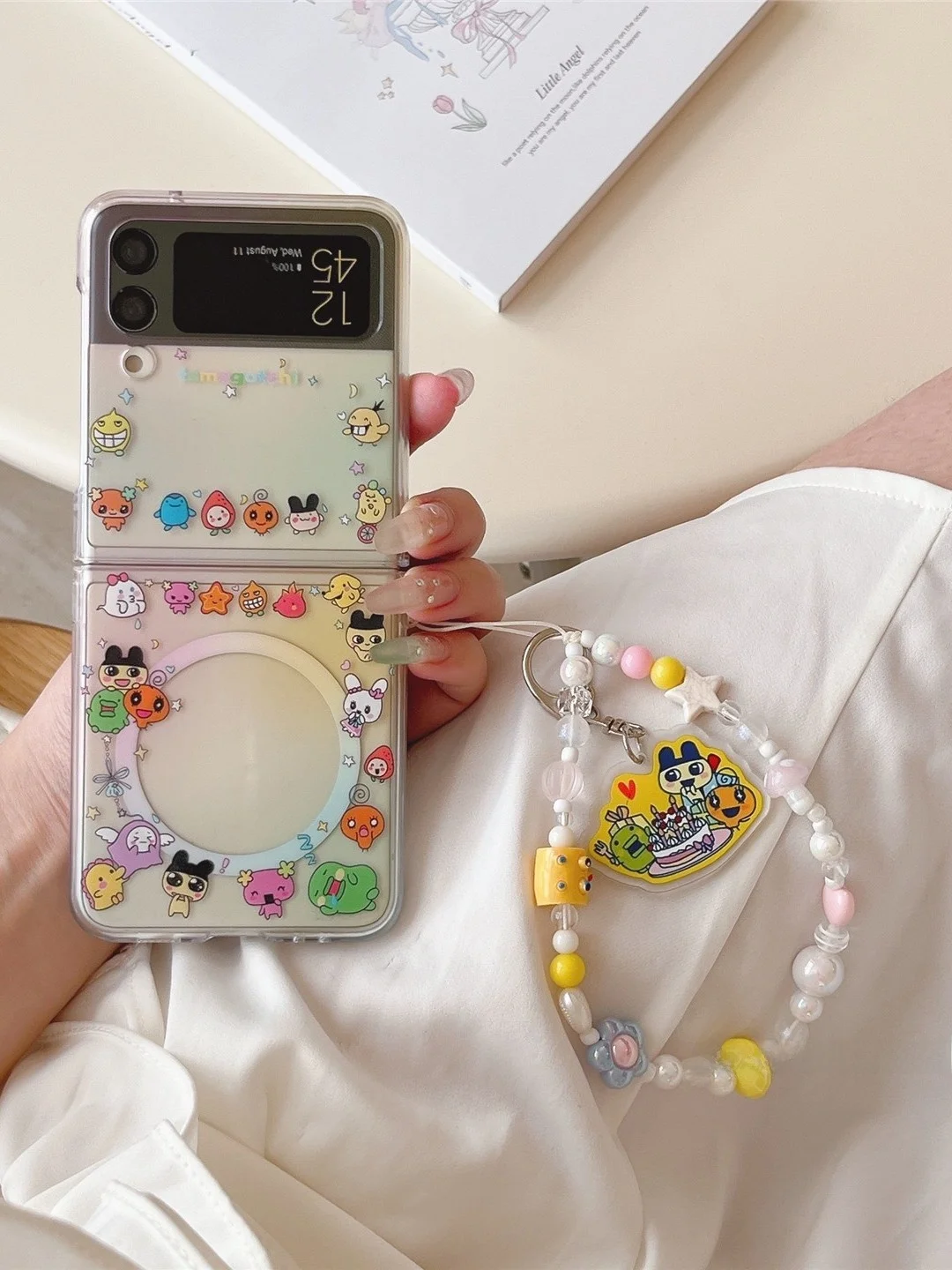 おもしろ スマホケース どうやって選ぶ？カラフルな小怪獣が魔法をかける「マグネット吸着スマホケース」の本当の魅力とは