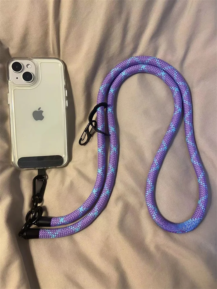 スマホにつけるストラップはどれが安全で実用的？彭于晏モデルの登山用ストラップが解決する3つの悩み