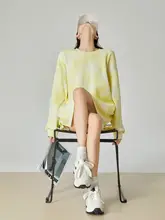 こだわりデザインのグラデーション丸首スウェットシャツ【女性用・ゆったりフィット】