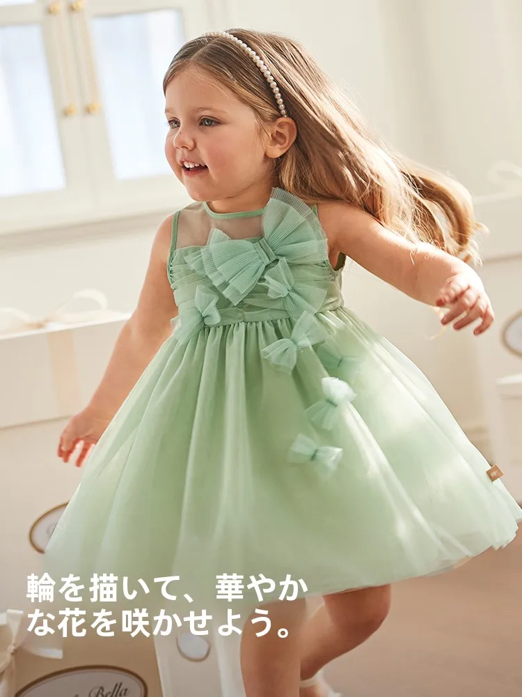 4歳の女の子にあげるプレゼントは？夏のフォーマルドレスが人  気の理由とは？