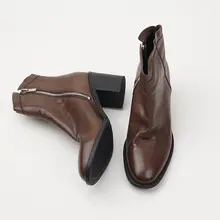 極上の柔らかさの本革ショートブーツ【ミニマリストデザイン・太ヒール・秋春用】