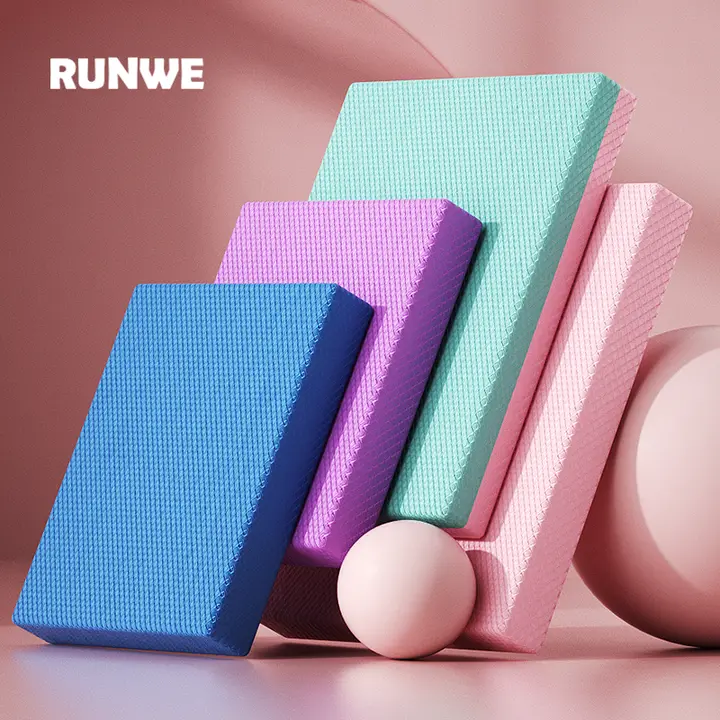 RUNWE トレーニング用バランスマット【厚手・ヨガ・プランク・エクササイズ対応】