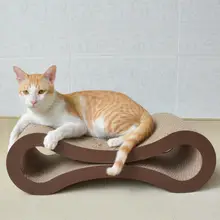 波形段ボール製の8字型キャットスクラッチャー【猫の爪研ぎ用・耐久性あり】