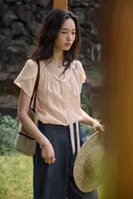 フラワーペタルスリーブのVネックトップス【モダール・夏用・ドレープ感あり】