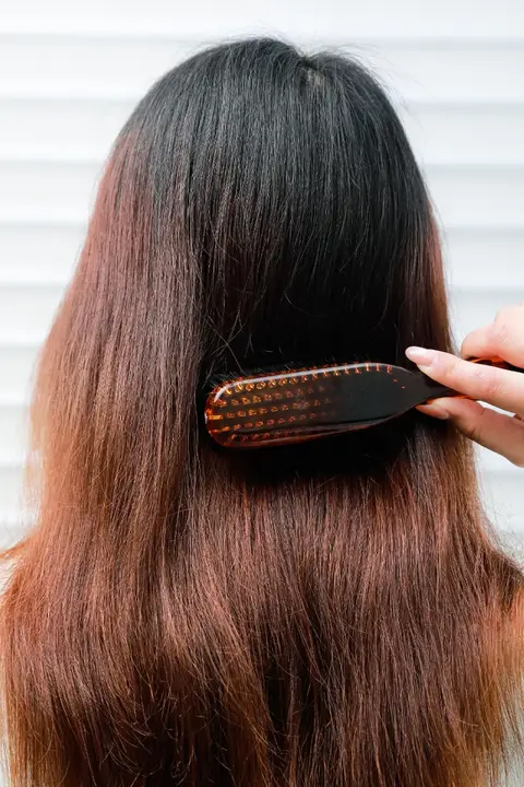 天然猪毛使用のヘアオイルブラシ【女性用・頭皮ケア・艶やかロングヘア用・マッサージ機能付き】