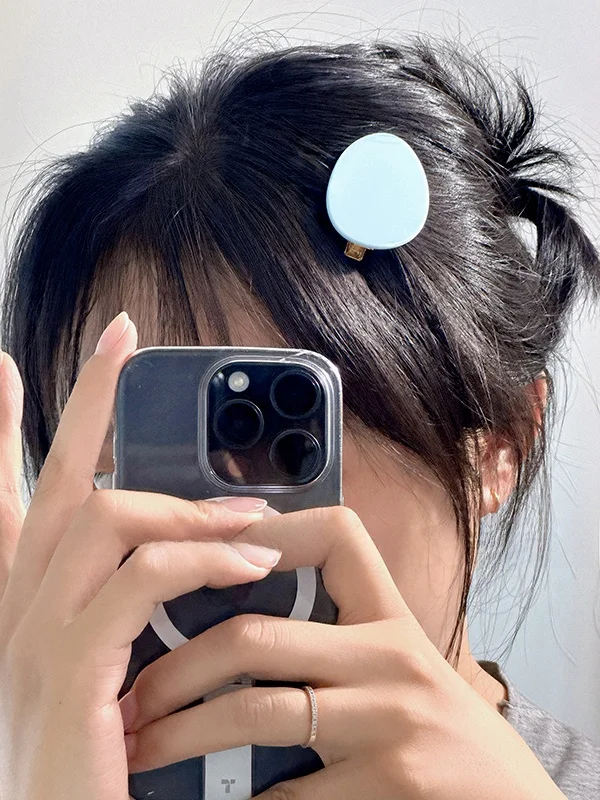 ユニークデザインの卵型光沢バレッタ：ヘアアクセボブ向けの実用性とサイズ選定ガイド