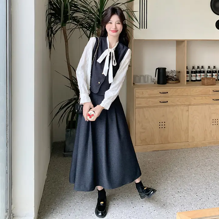 秋季にぴったり！刺繍デザインの高級感あるシャツとスカートのベストスタイル（セットアップ対応）