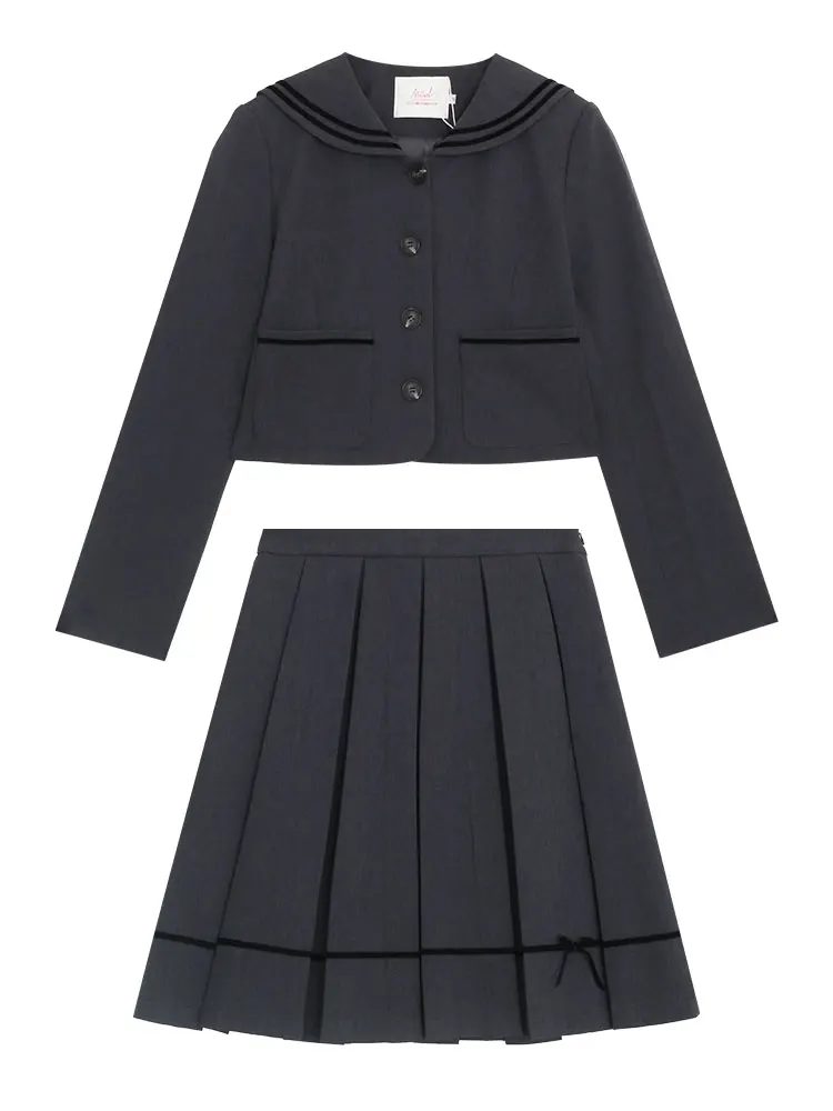 中古制服とは？大人可愛いネイビー襟ジャケットとプリーツスカートの冬用セットアップが解決するリアルな着こなし課題