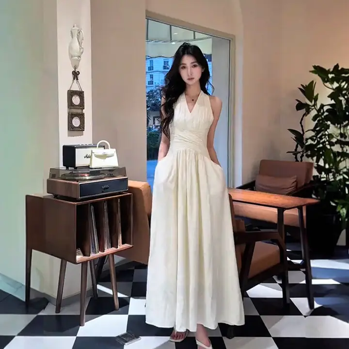 リゾートスタイルのドレープVネックキャミソールワンピース【セクシーなウエスト絞り・夏用・ロング丈】