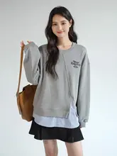 ストライプ柄刺繍入りグレーのスウェットトップス【春季 用・ゆったりシルエット・大きいサイズ】（セットアップ対応）