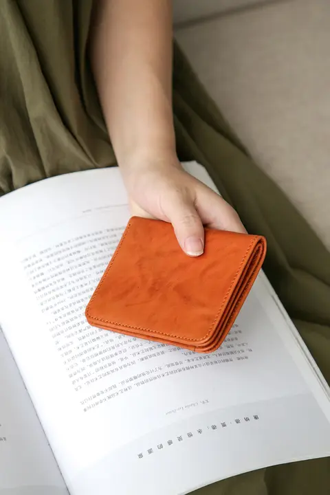 本革薄型レディーススモールウォレットトップレイヤー植物タンニンなめし牛革