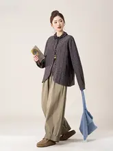 グレーのラウンドネック長袖シャツ【ドット柄・花フリルデザイン・春夏用】