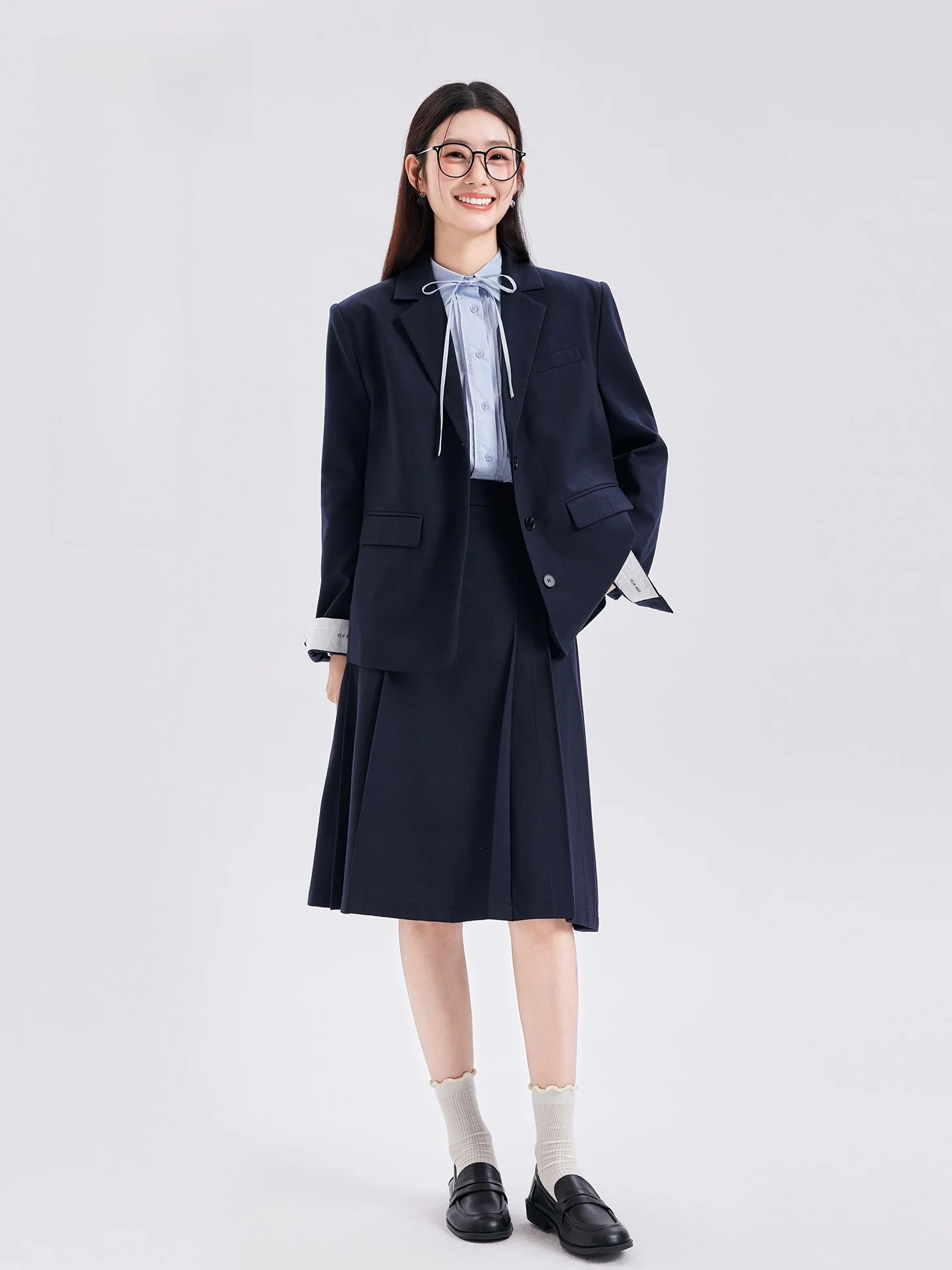 制服風コーデの取り入れ方は？厳選4選で日常に自然に融合する方法